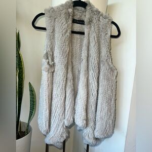 🩶FUR MOMENT🩶 Soft Gray Sustainable Fur vest. Stunningly knit, gently preloved